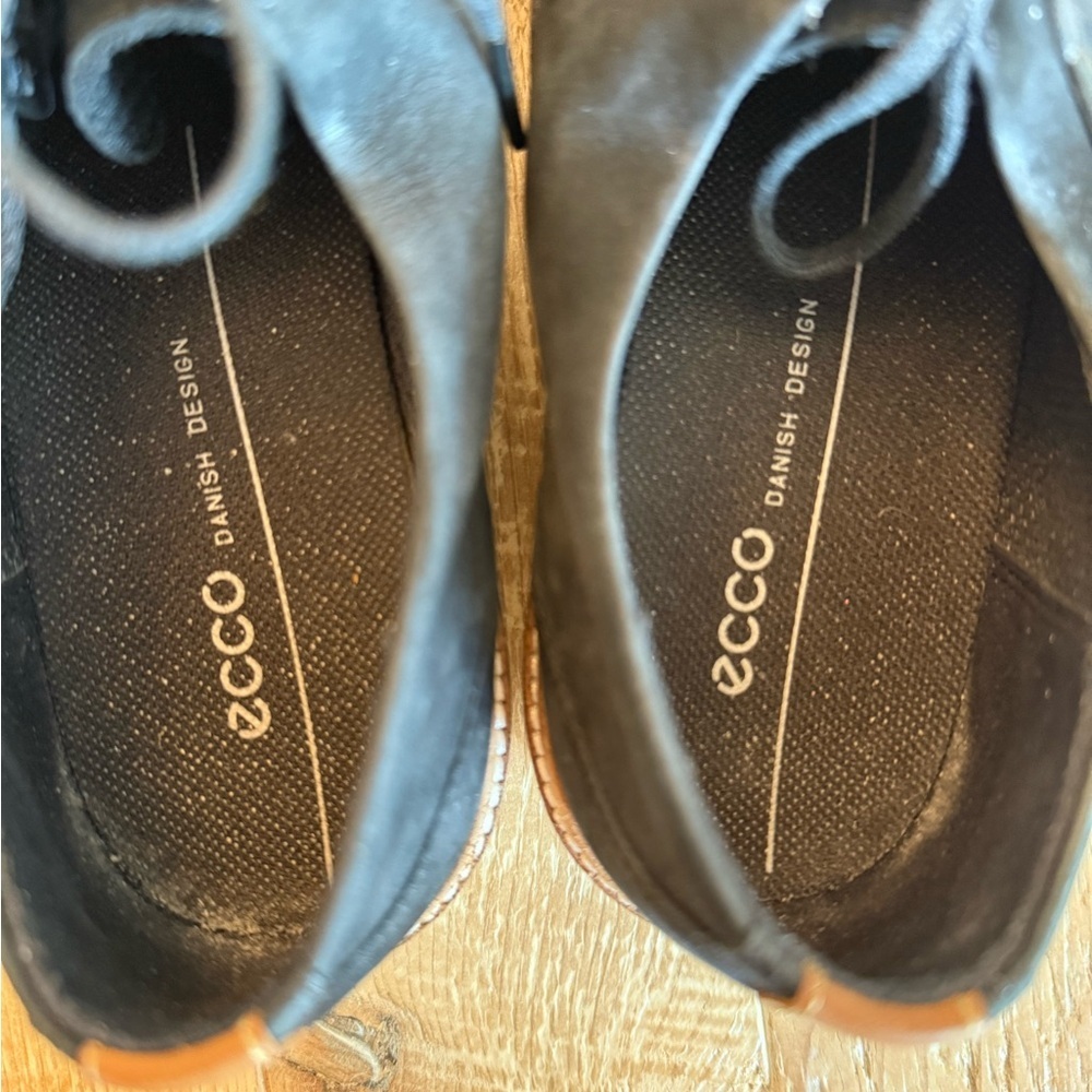 Ecco Modern Tailored Women’s Black Suede Casual Shoes 39 8.5 - Picture 10 of 11
